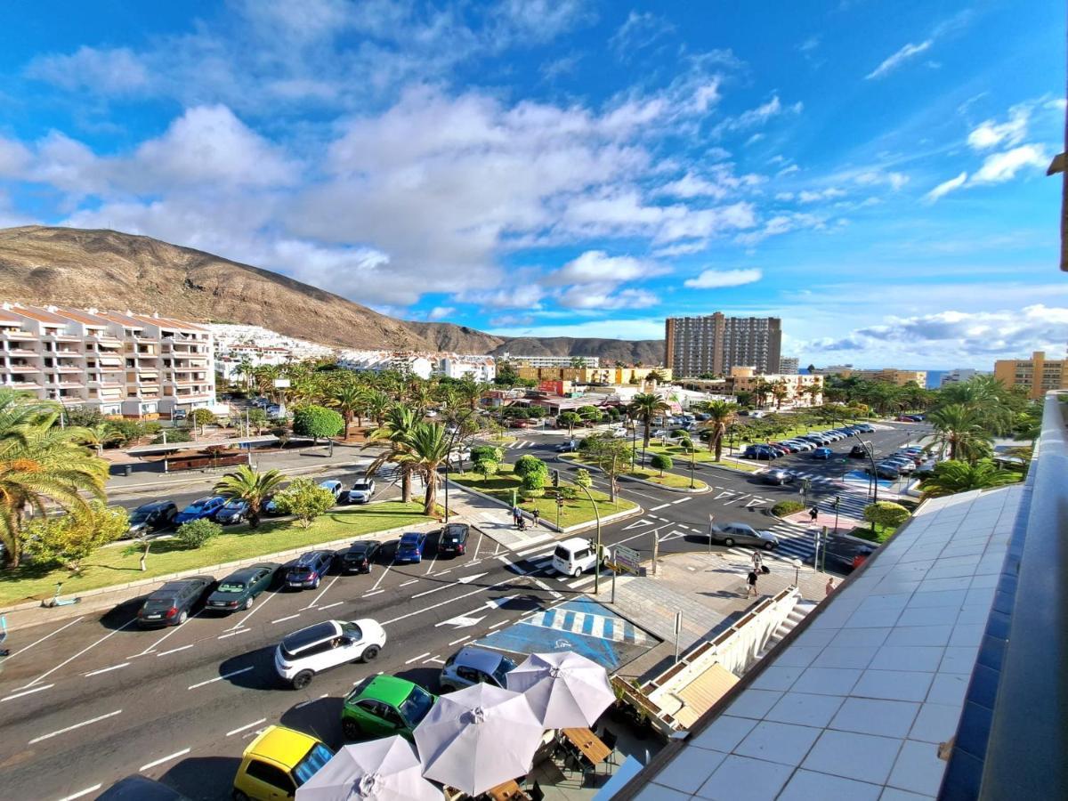 Newly Reformed 2 Bedroom Apartment In The Center Of Los Cristianos 洛斯克里斯蒂亚诺斯 外观 照片