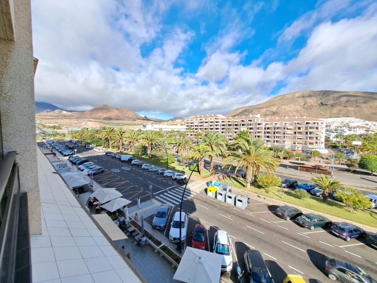 Newly Reformed 2 Bedroom Apartment In The Center Of Los Cristianos 洛斯克里斯蒂亚诺斯 外观 照片