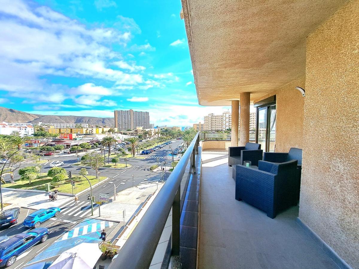 Newly Reformed 2 Bedroom Apartment In The Center Of Los Cristianos 洛斯克里斯蒂亚诺斯 外观 照片