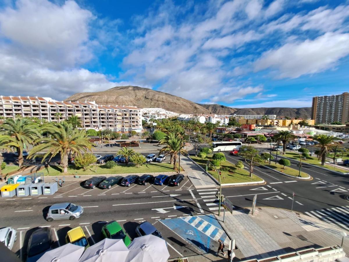 Newly Reformed 2 Bedroom Apartment In The Center Of Los Cristianos 洛斯克里斯蒂亚诺斯 外观 照片