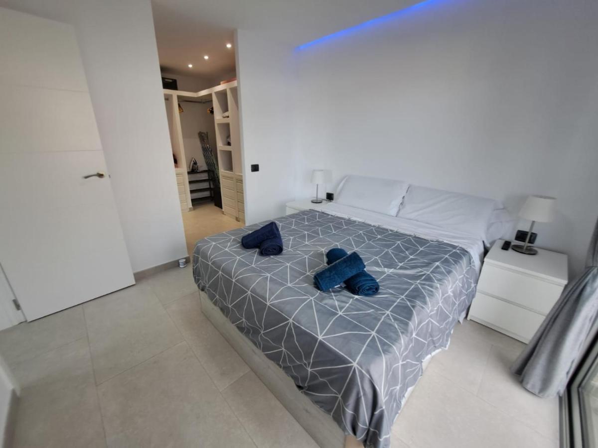 Newly Reformed 2 Bedroom Apartment In The Center Of Los Cristianos 洛斯克里斯蒂亚诺斯 外观 照片