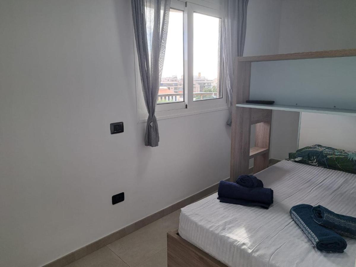 Newly Reformed 2 Bedroom Apartment In The Center Of Los Cristianos 洛斯克里斯蒂亚诺斯 外观 照片