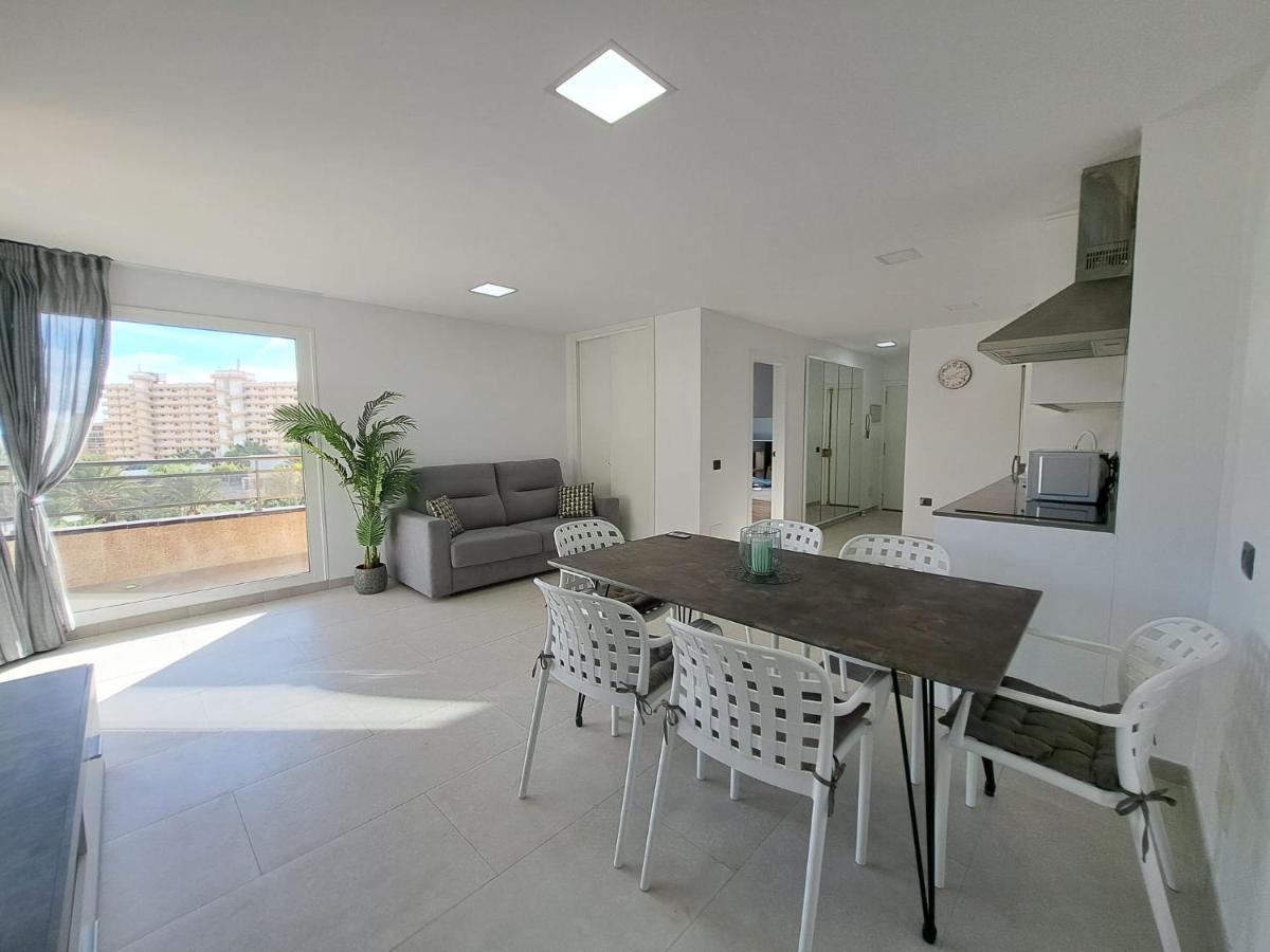 Newly Reformed 2 Bedroom Apartment In The Center Of Los Cristianos 洛斯克里斯蒂亚诺斯 外观 照片