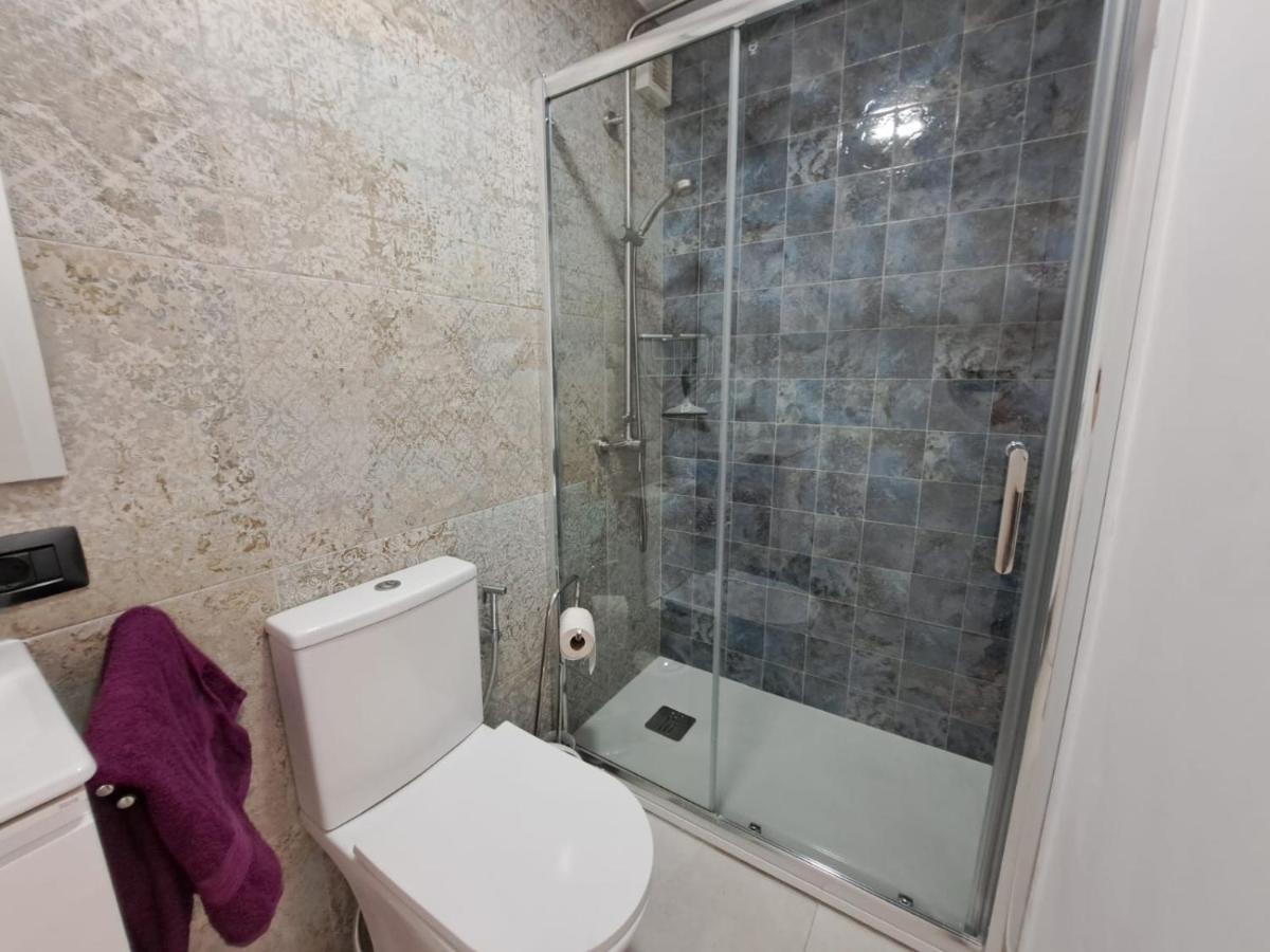 Newly Reformed 2 Bedroom Apartment In The Center Of Los Cristianos 洛斯克里斯蒂亚诺斯 外观 照片